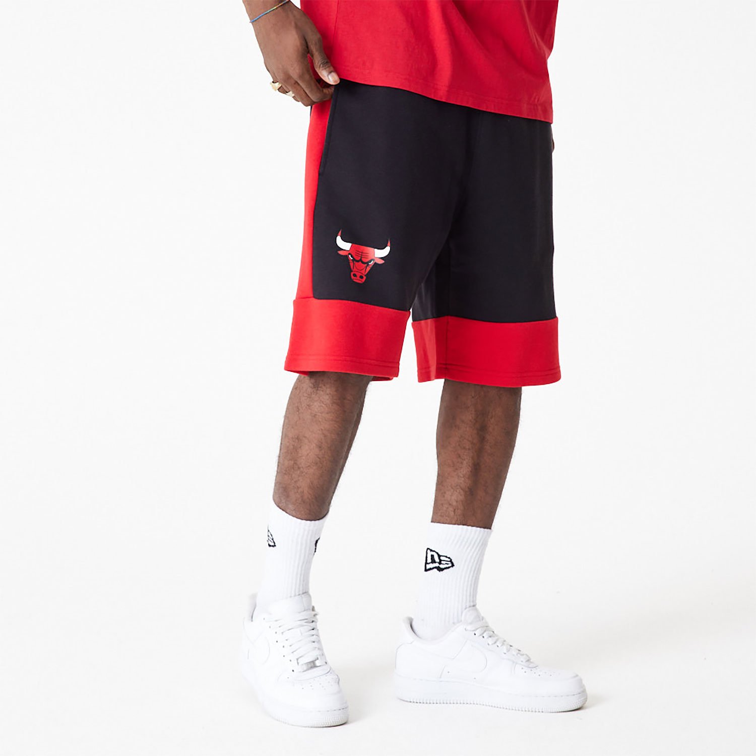 chicago-bulls-nba-core-black-shorts-60416373-left-1.jpg