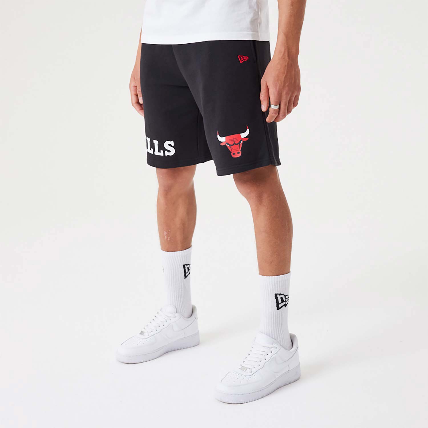 chicago-bulls-nba-wordmark-black-oversized-shorts-60332288-left-1.jpg